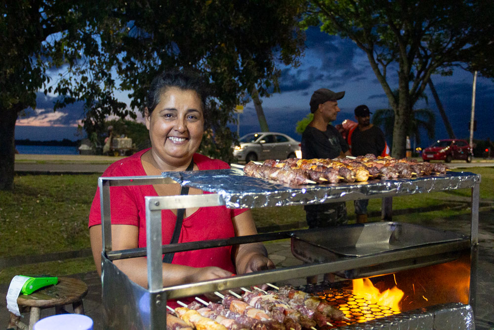 Analu Domingues celebra a época de Carnaval: "vende bem"