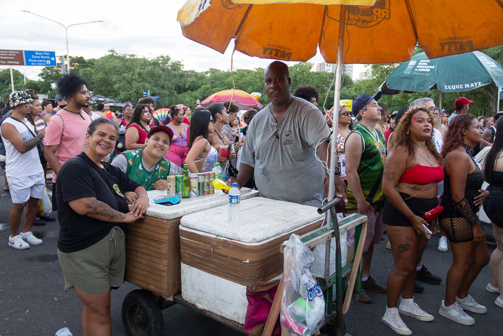 Paty e Digão levaram o filho para acompanhar o trabalho no bloco de Carnaval