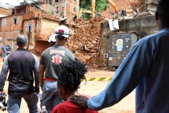 Voluntários cruzam estados para ajudar vítimas das chuvas em MG