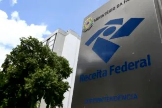 Receita exonera auditor alvo de operação da Polícia Federal