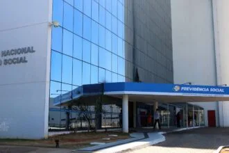 Tese da AGU obriga autor de feminicídio a ressarcir pensão do INSS