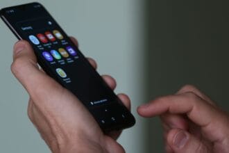 Veja dicas para proteger seu celular de golpes virtuais no carnaval| Agência Brasil