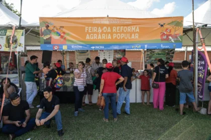 Feira da reforma agrária reúne cooperativas, mulheres e produtores durante a Festa da Colheita em Nova Santa Rita