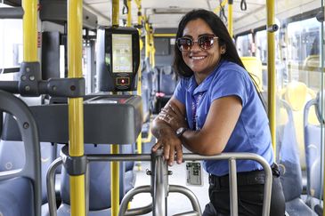 Marcelo Camargo/Agência Brasil Brasília (DF), 05/03/2026 - A cobradora Denise Ulisses dá entrevista à Agência Brasil sobre o impacto da escala de trabalho 6x1. Foto: Marcelo Camargo/Agência Brasil