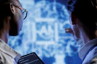 Cartilha orienta médicos e instituições sobre uso de IA na medicina