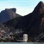 Operação policial deixa visitantes "ilhados" em cartão-postal do Rio