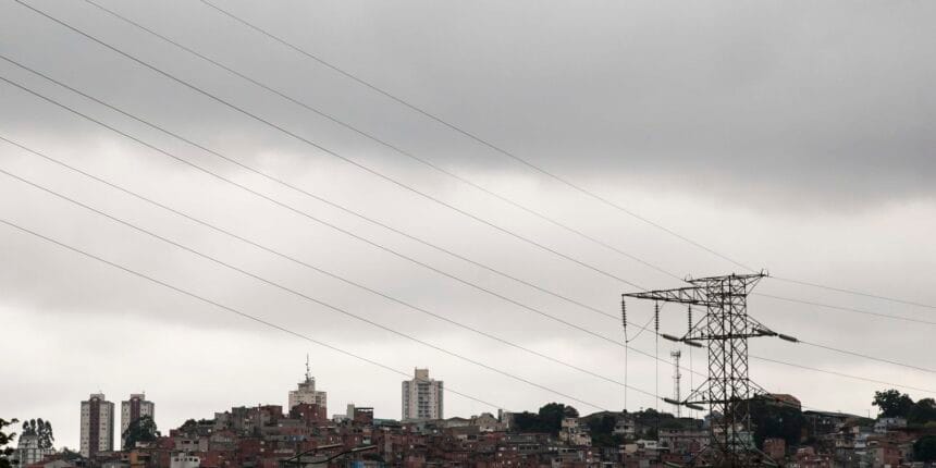 Fim de semana será de temporal no Sudeste e chuva intensa no Norte