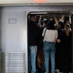 Usuários de trens mudam rotina por causa de greve da CPTM