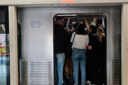 Usuários de trens mudam rotina por causa de greve da CPTM