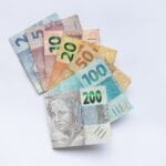 Cédulas de real, moeda brasileira, usadas para ilustrar variação do dólar